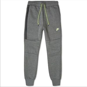 Men’s Nike  fleece joggers/sweatpants grey/volt